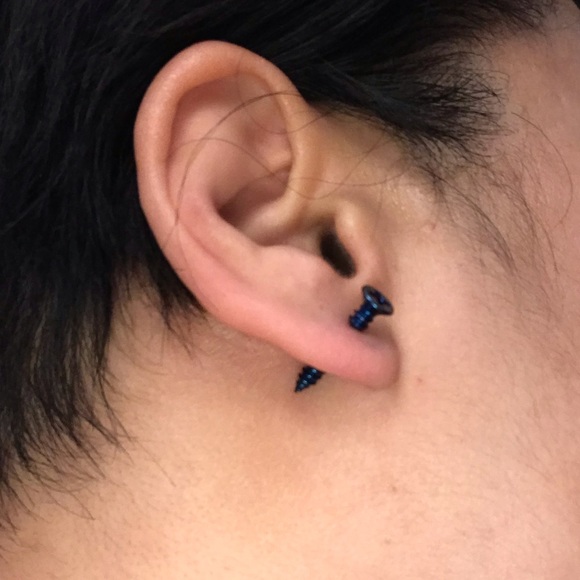 Metallic screw earrings - Picture 2 of 3